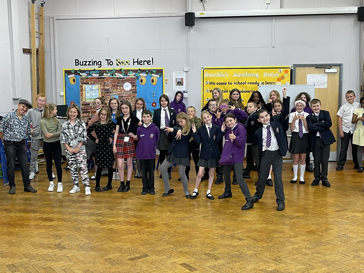 ClassDurham's tweet photo. Y6 have performed their leavers performance to the school today before they perform to parents ⭐️ 🐝 @AETAcademies @MeadsteadHoS @MeadsteadPA https://t.co/dNFljHBb1A