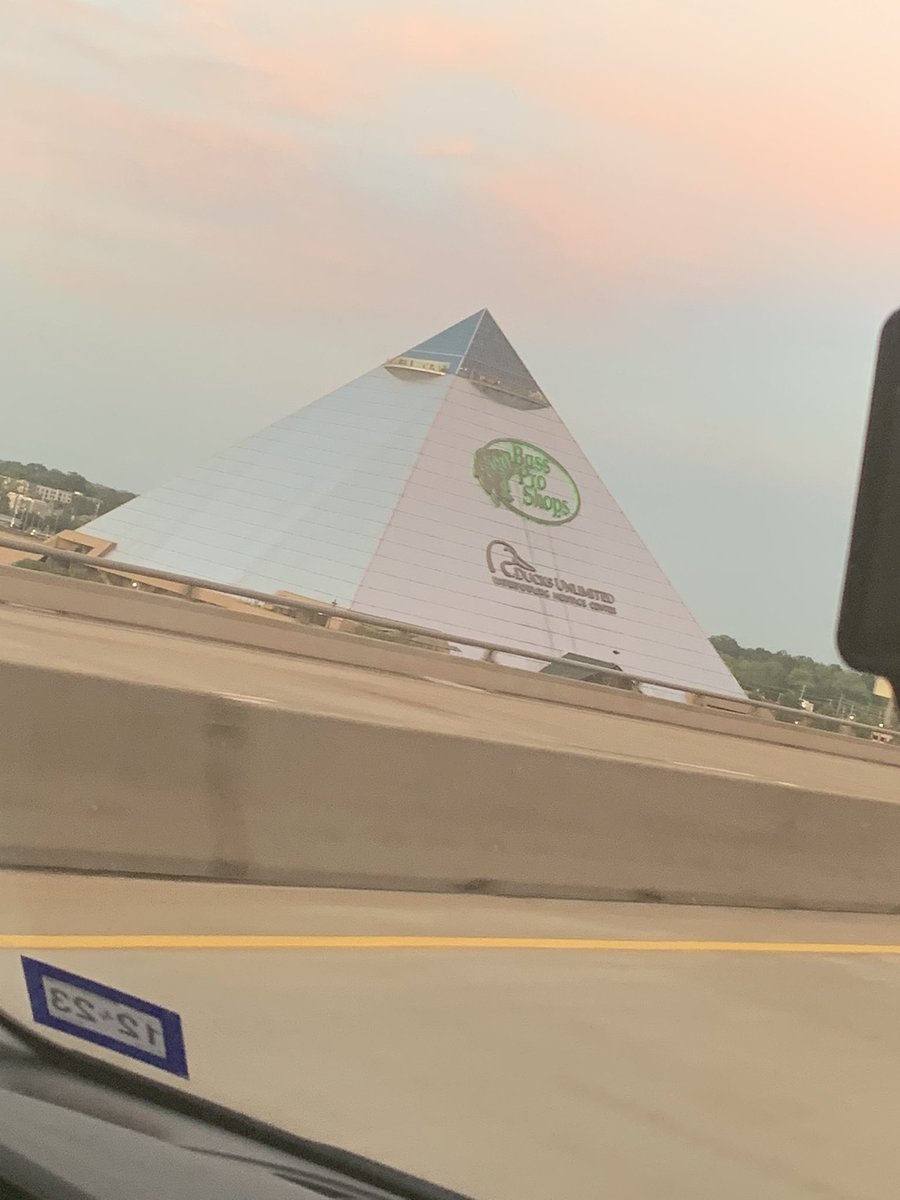 dayswithoutmozi's tweet photo. day 23 without mozi. i saw the bass pro shops pyramid https://t.co/001oyVpV39