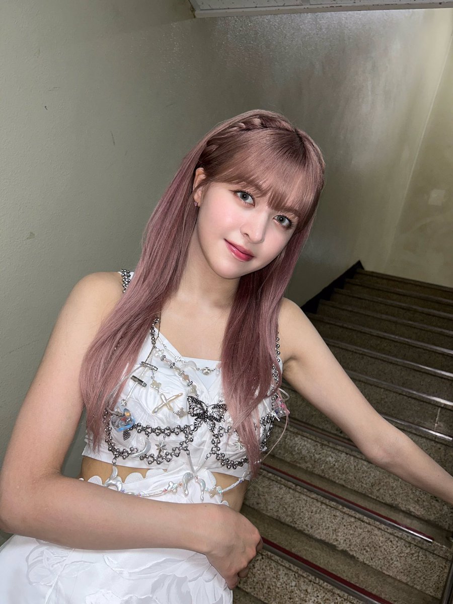 lilysbbl's tweet photo. 📸 [170723] 10.46 PM KST https://t.co/QMVUbvTzis