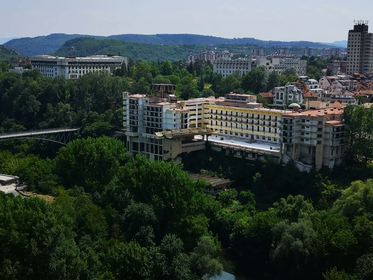 Ex Utopia tweet media