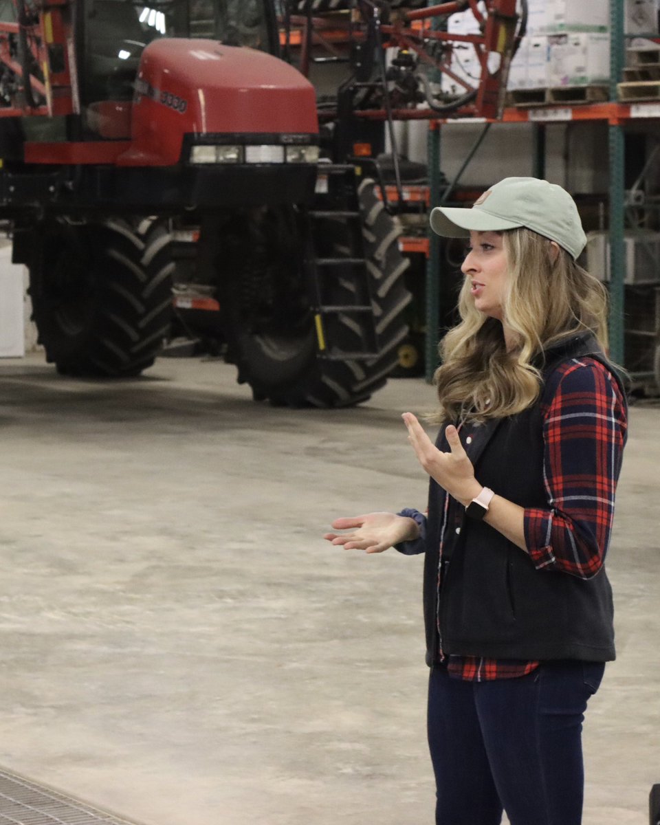 LizHenderson8's tweet photo. 1 whole year with @missourisoybean. Thankful for a job that takes me from boots at the fair to heels on Capitol Hill. We have the absolute best team that make everyday more fun. I am so lucky to have the amazing opportunity to represent our farmers and do what I love #sappytweet https://t.co/Y6PeICLyuS