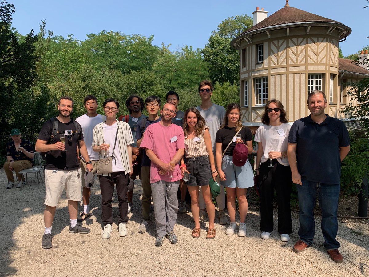 comedialkb's tweet photo. Some recent pictures of nearly the whole team at the group BBQ and at the @lkb_lab retreat. https://t.co/WRtXWTCoBb
