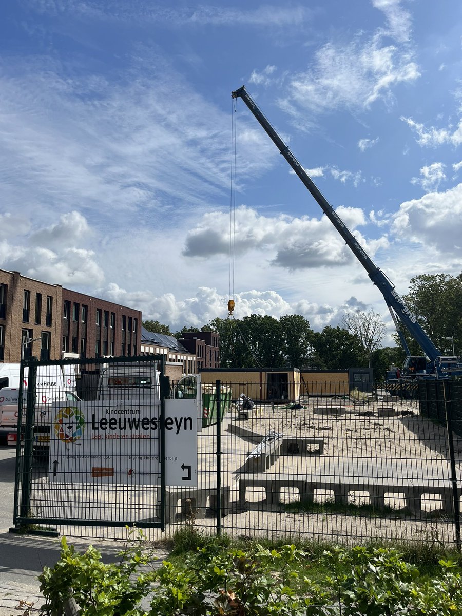 Dag Dukatonplantsoen 2-4! 👋 🥲 
#leeuwesteyn #basisschool #kinderopvang #verhuizing #tijdelijkehuisvesting #vaarwel 
<a href="/JanSnelGroup/">Jan Snel</a> 👍🏼🙏🏼