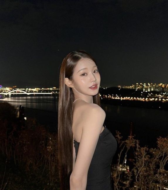 veilanwrites's tweet photo. hello, my name is veila and I'm looking for interactive moots! 
I do aus so I need readers too.

— 4teen | #09z  ; she/her 🌷
— any fandoms will do 
— not new to #kpoptwt #stantwt 
— mains ; enhypen, ive, newjeans, skz 

small interactions are highly appreciated (like&amp;rt) https://t.co/aLzQJf0Pm6