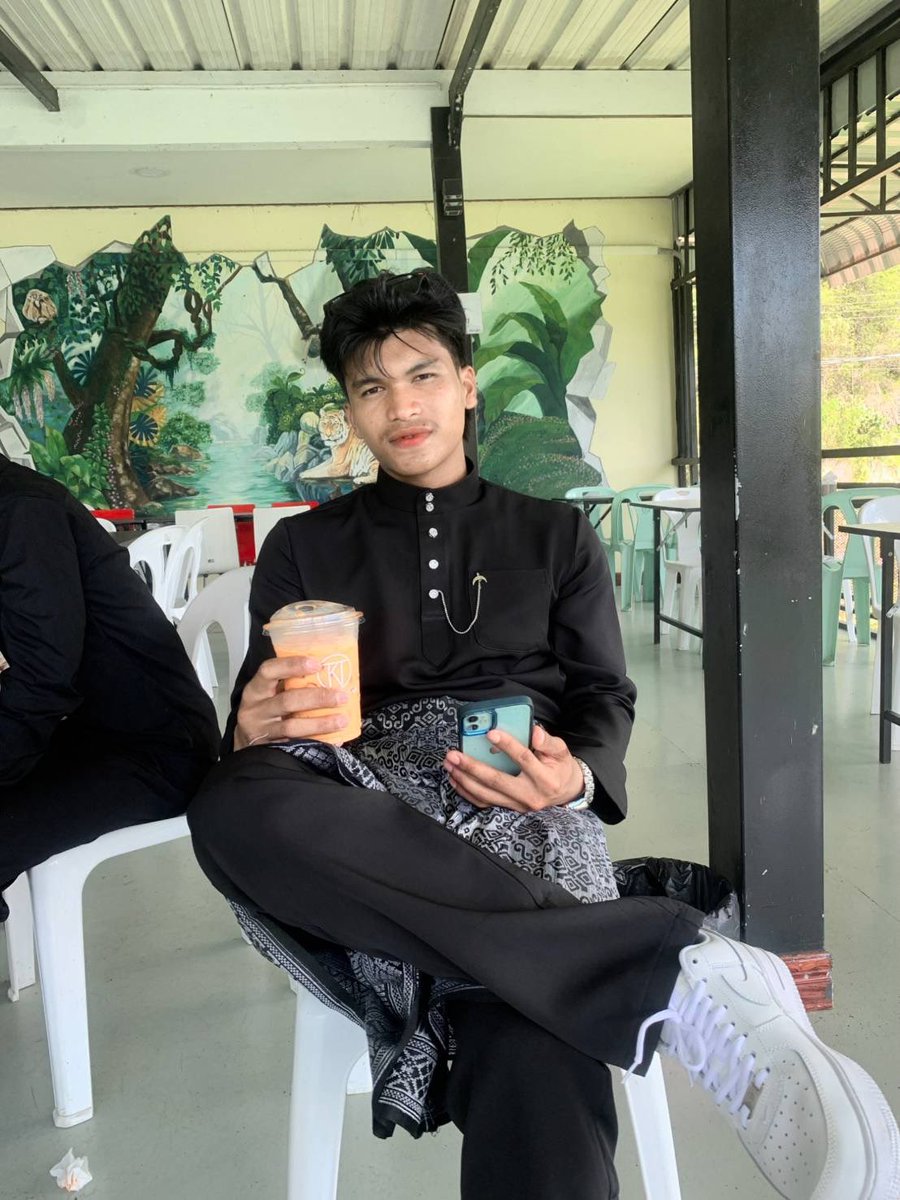 ศรัณ tweet media