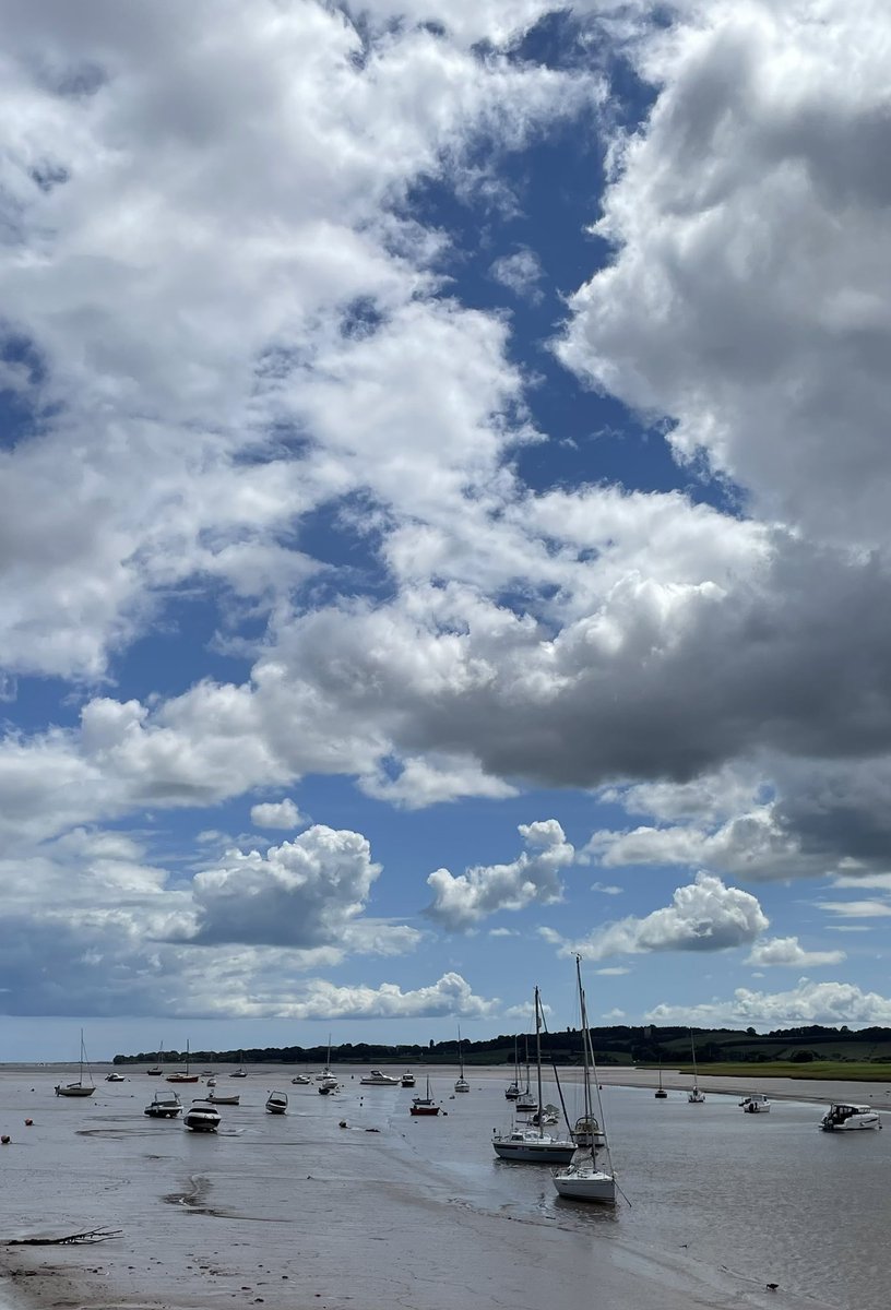 CANexeter's tweet image. Took @thinkproductive advice on hybrid working &amp;amp; had a walk outside (with the dog) for 20mins - feel ready for more focused work this afternoon 🤩