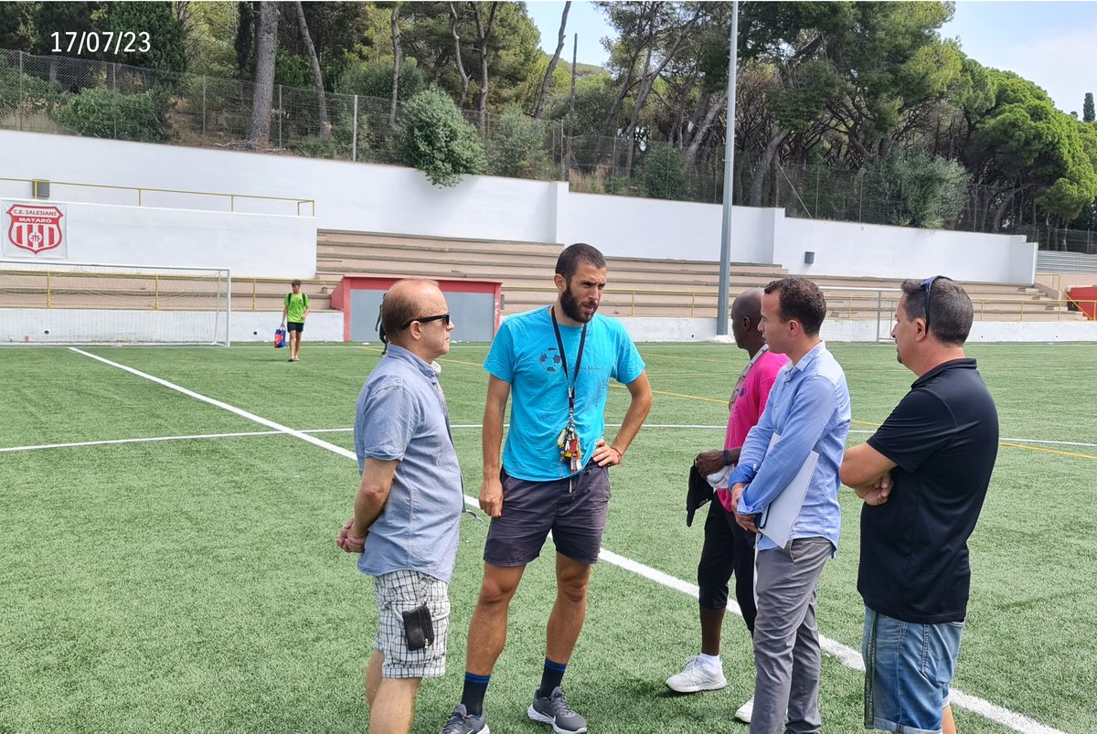 CE Salesians de Mataró tweet media