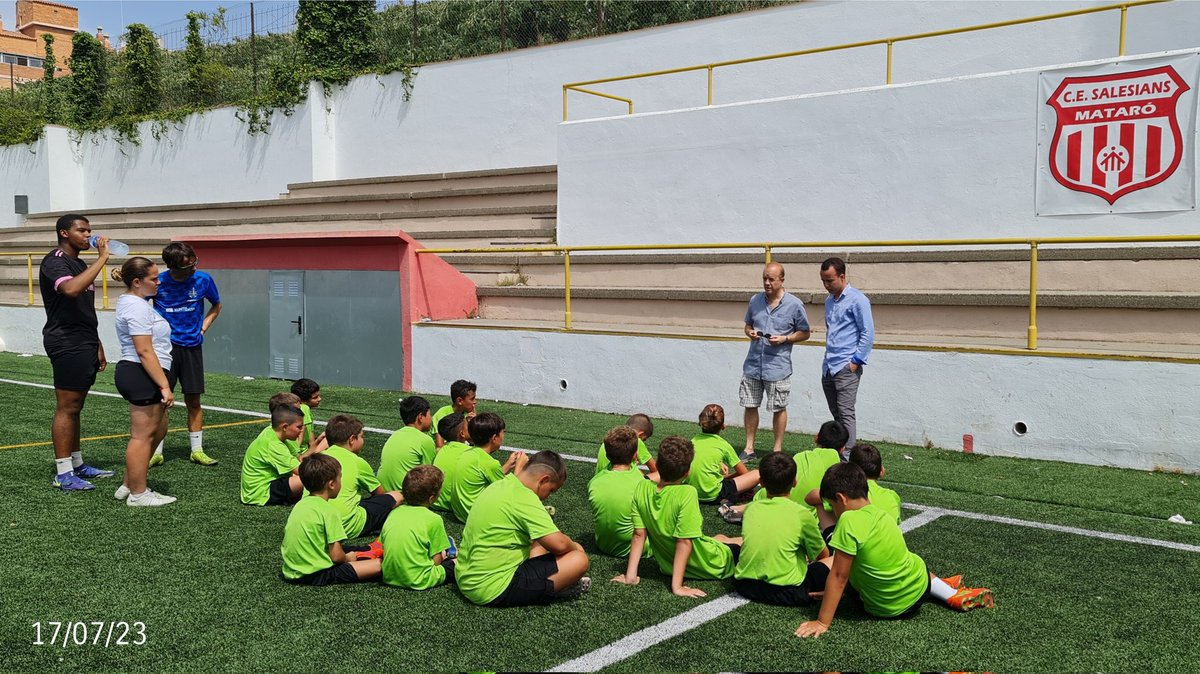 CE Salesians de Mataró tweet media