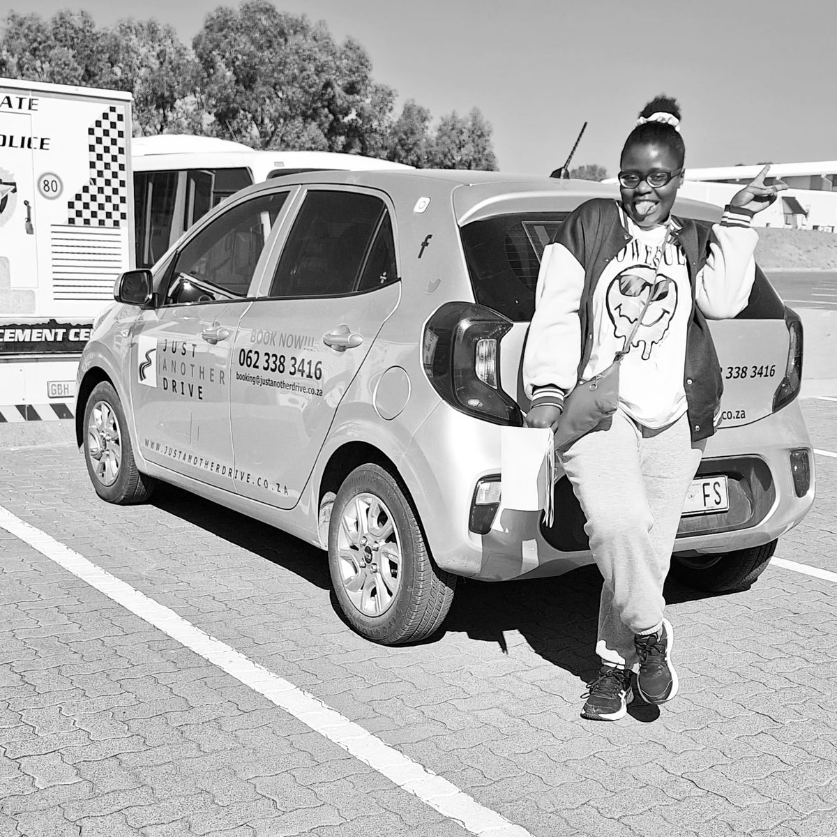 Thato_Lesebo's tweet photo. Mondays are for passing our drivers license test... A big congratulations to our client who is all licensed up and ready to hit the road!!! Let's go!!!
#igotmydriverslicense #Just_Another_Drive https://t.co/0vtOoHgkhY