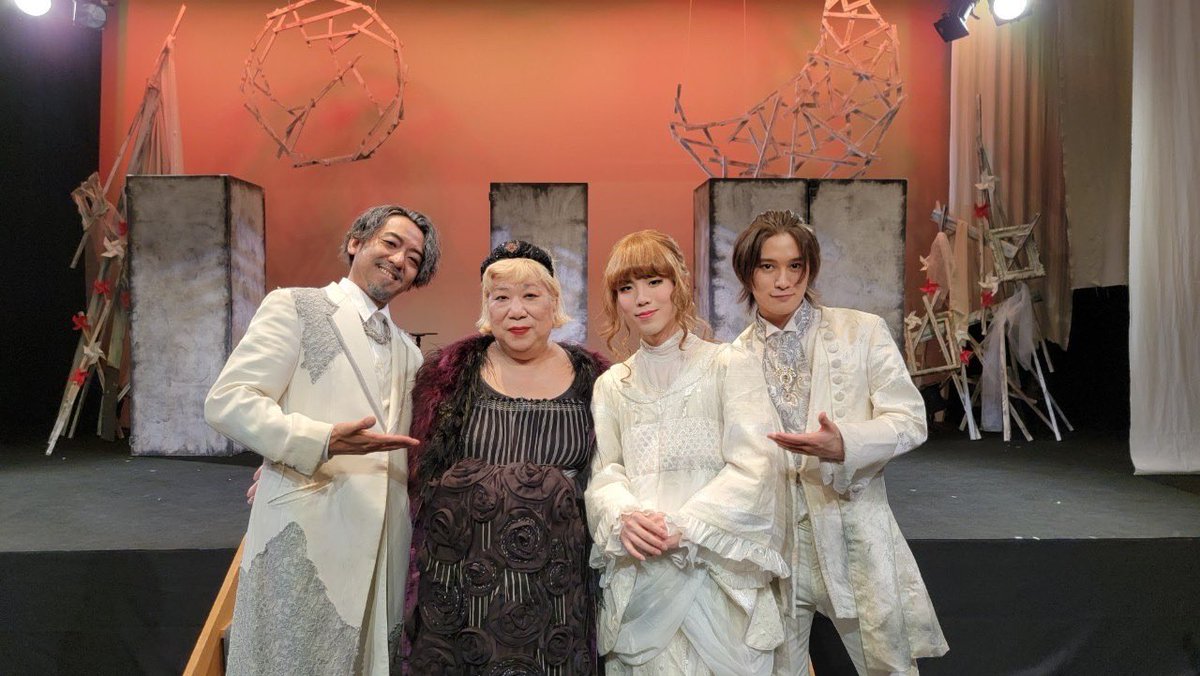 seki_hayata818's tweet photo. 舞台ハムレット

千秋楽無事終了しました！
沢山の応援やタペストリー、差し入れ、メッセージなどありがとうございました！！

あっという間で、沢山の素敵なキャストの皆さんとご一緒できて最高な５日間でした！
ありがとうございました！ https://t.co/YhjvnWvEuT