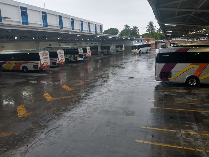 Veracruz me recibi&oacute; con lluvia ser&aacute; una indirecta😸 #equipobouchan #Mariobouchan #viajedemochila #viajero<a href="/tag/veracruz"class="tags"><span>#veracruz</span></a><a href="/tag/viajero"class="tags"><span>#viajero</span></a><a href="/tag/viajerosmexicanos"class="tags"><span>#viajerosmexicanos</span></a><a href="/tag/mariobouchan"class="tags"><span>#mariobouchan</span></a>