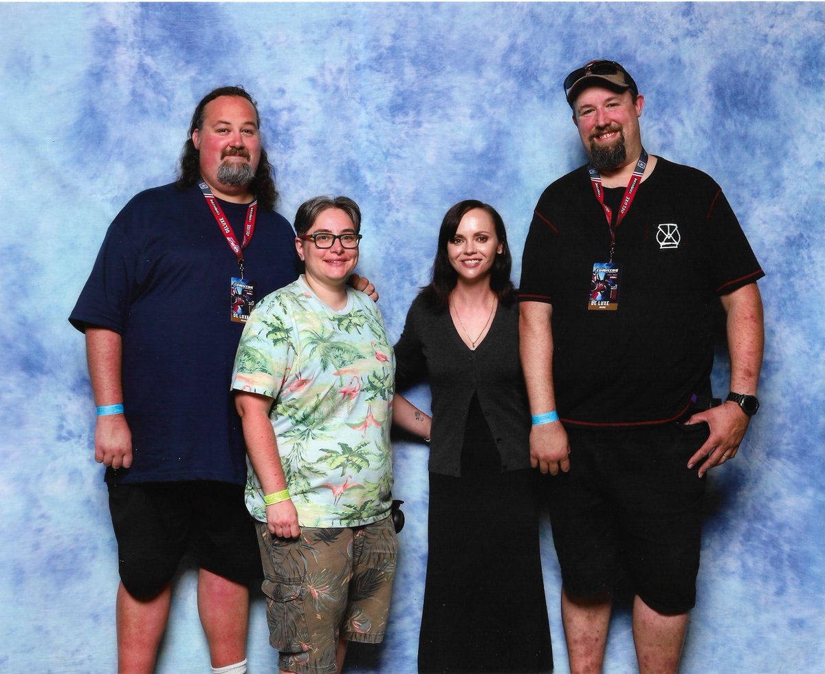 ChrisMurphy03's tweet photo. @Mtlcomiccon Thank you to all the guests and organizers, venders and especially volunteers for a fantastic weekend. Though exhausted, I cannot wait for the next one! https://t.co/q7yaTFv0WI