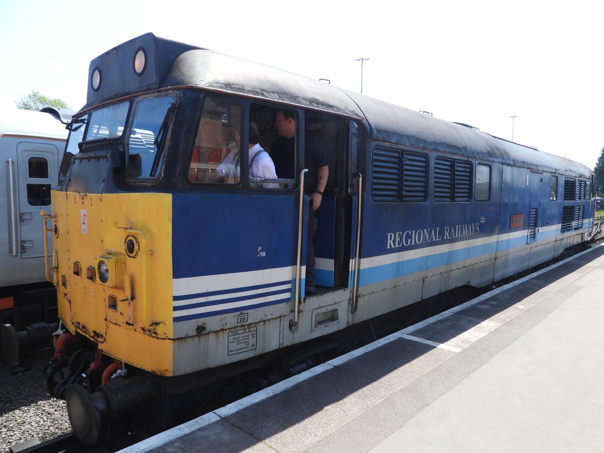 DanSpotter86's tweet image. RETRO TIMES AT THE GALA!!!!

here's a shot of Nemesis Rails Class 31270 (Athena) in its rather Weathered but striking Regional Railways Livery Having arrived at Kidderminster Town from Highley on 20/05/23. #Class31 #Regionalrailways #svr #severnvalleyrailway #springdeiselgala2023