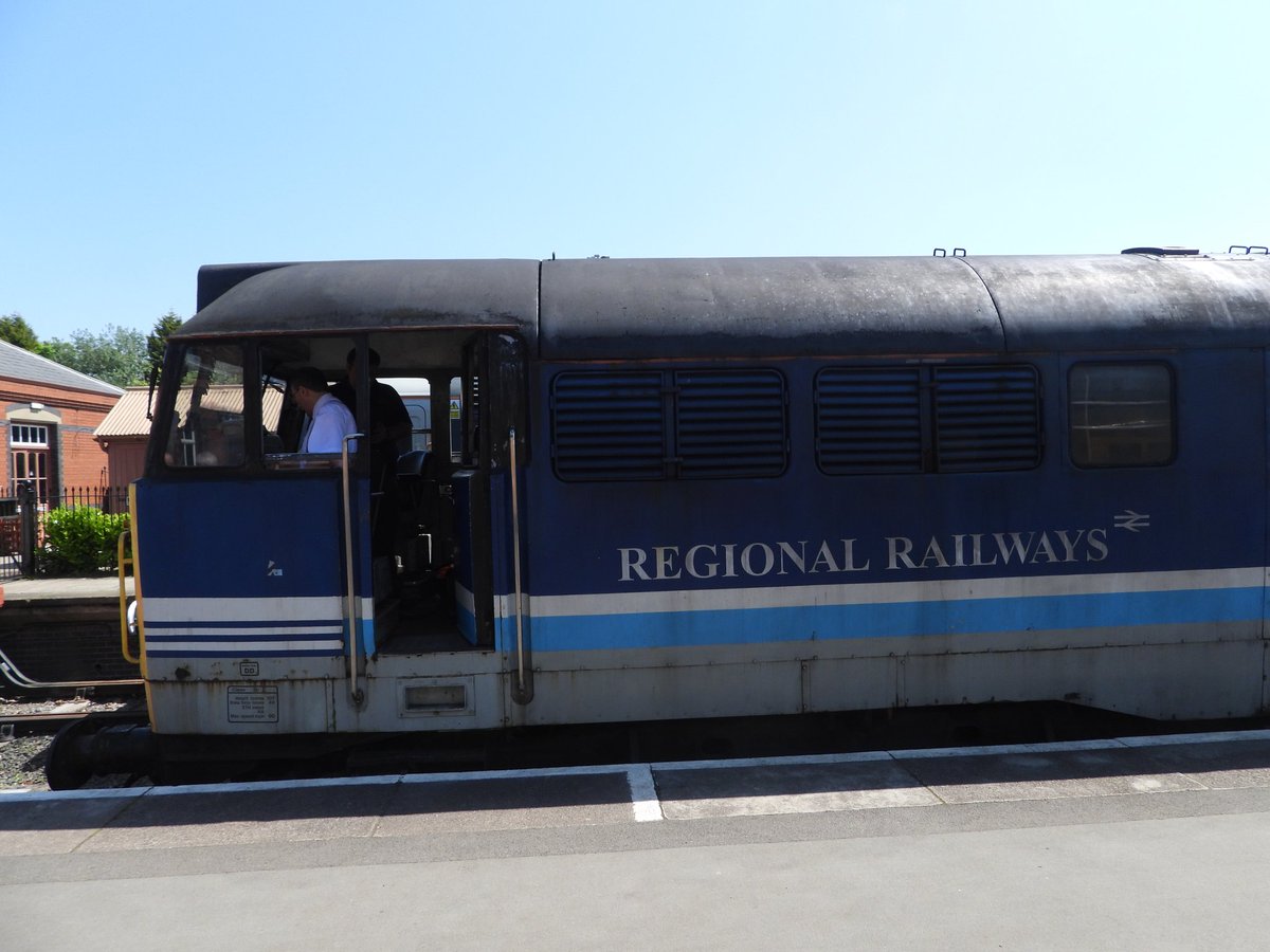 DanSpotter86's tweet image. RETRO TIMES AT THE GALA!!!!

here's a shot of Nemesis Rails Class 31270 (Athena) in its rather Weathered but striking Regional Railways Livery Having arrived at Kidderminster Town from Highley on 20/05/23. #Class31 #Regionalrailways #svr #severnvalleyrailway #springdeiselgala2023
