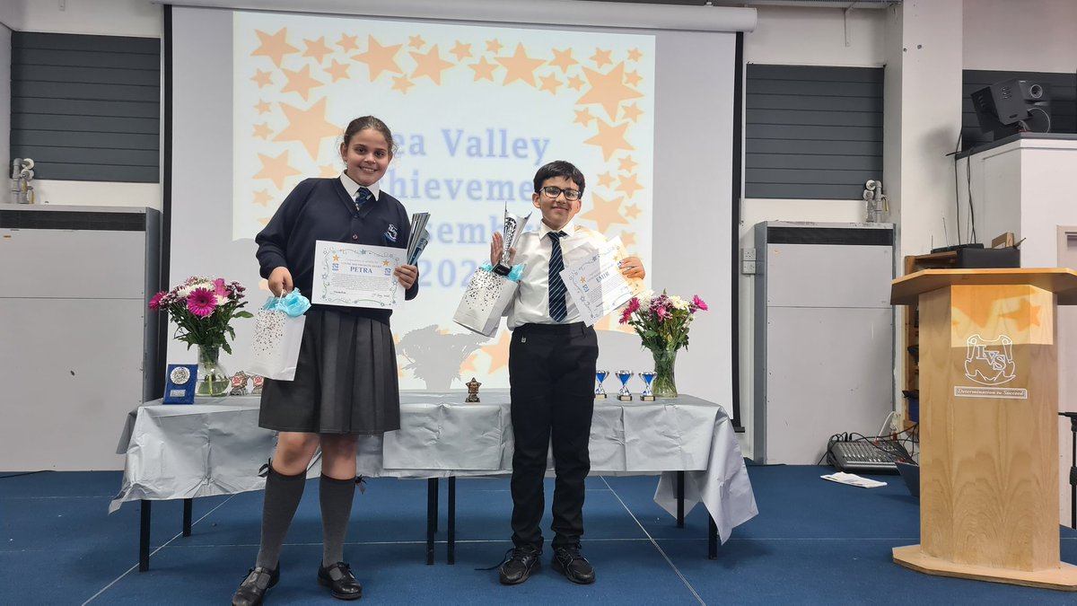 Congratulations to these two fantastic students who won our most prestigious award. They are they perfect Lea Valley Students. Well done! ⭐️⭐️⭐️ #theleavalleyway