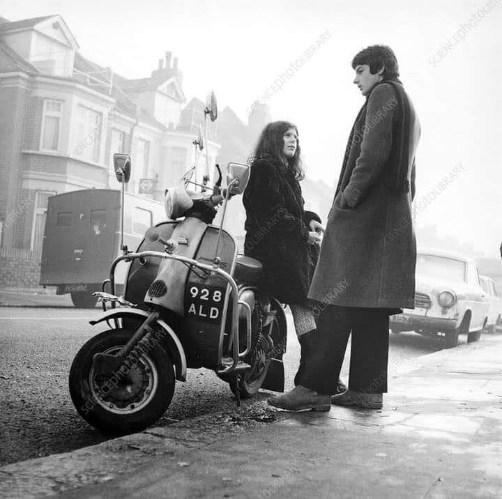 BSkansoul's tweet photo. #modsMonday
London 1960s nice pic btw 👍🏻📸
From old London photos page https://t.co/XVKOy5jX7z