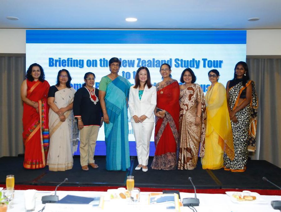USAmbSL's tweet image. Today I met with members of Sri Lanka&apos;s Women Parliamentarians’ Caucus  as they prepare for an upcoming study tour to New Zealand funded by @USAIDSriLanka to #changetheratio by promoting women’s political leadership &amp;amp; gender equity. Great to partner with democratic partners…