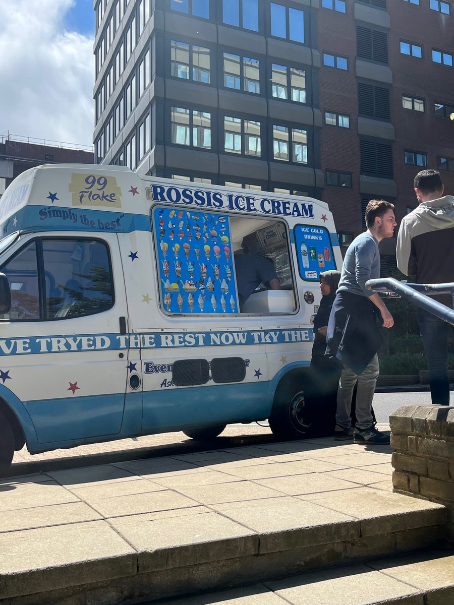 khbc_bromley's tweet photo. Thank you too all of our clients who came to our Summer Party this afternoon! Unfortunately the weather didn't get the memo, luckily we had our business lounge ready to host.

  #summerparty #officeparty #bromleyoffice #servicedoffices https://t.co/bGzl5NZ4ya