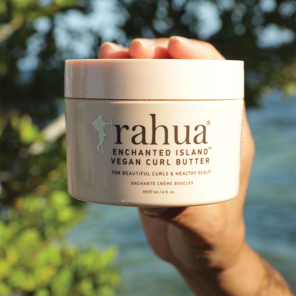 RahuaBeauty's tweet photo. Make curls happy with NEW Enchanted Island™️ Curl Butter ➰
The multi-tasking butter is a styling escape to paradise, smoothing frizz, and offering shine and reparative strength to overworked curls.
#rahua #enchantedisland
https://t.co/ORtivL0Zy2