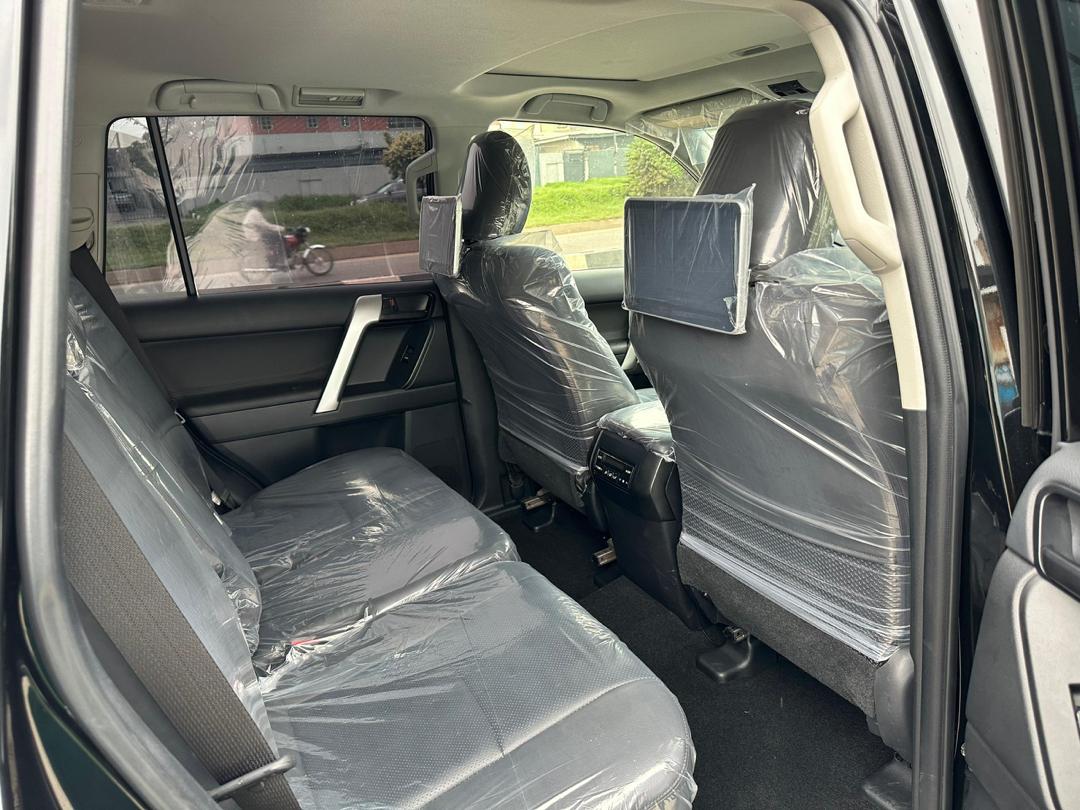 Femsautoshow's tweet photo. New 2022 Toyota Prado V6 Engine, Black on Black Leather Interior, Thumbstart Botton, 645 Miles, DVD Headrest, Complete Manual, 2 Keys, Refrigerator &amp; Duty Paid #68m Net! Surulere, Lagos state. https://t.co/aNI7URZ3l4