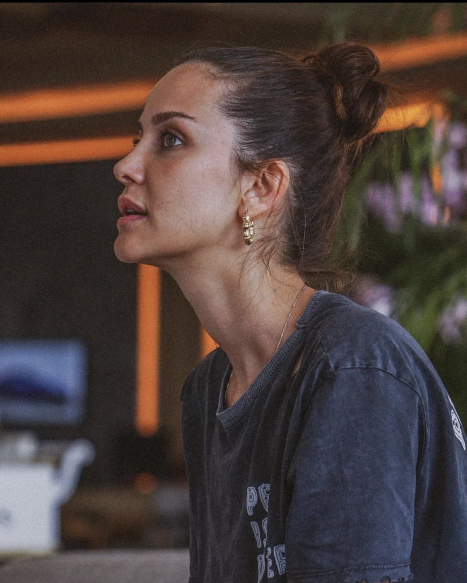 iremleas's tweet photo. adeta peri gibi parlaması 🧚‍♂️🥵✨ #iremhelvacıoğlu https://t.co/ilyxKGUCut