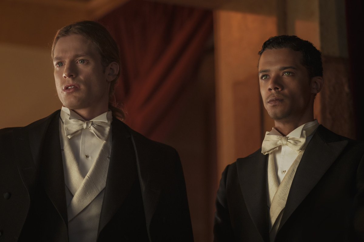 DiscussingFilm's tweet photo. ‘INTERVIEW WITH THE VAMPIRE’ Season 2 has halted filming due to the studio’s unwillingness to give actors fair pay &amp; working conditions.

(Source: Deadline) https://t.co/eqHA4ZlNiK