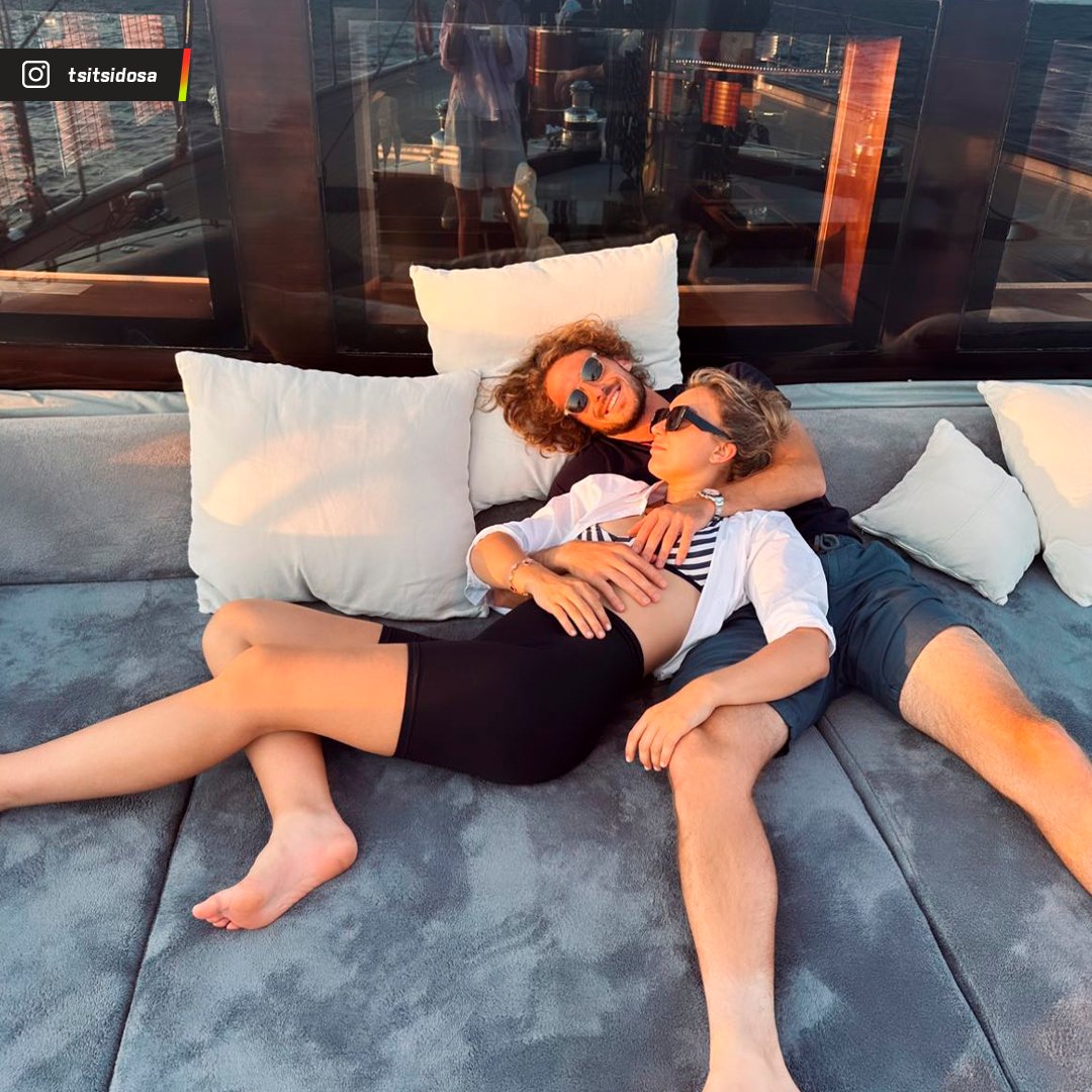 ESPNtenis's tweet photo. Mientras tanto Tsitsidosa... 😍💆‍♂️🏖️ https://t.co/otvzqSzc0p