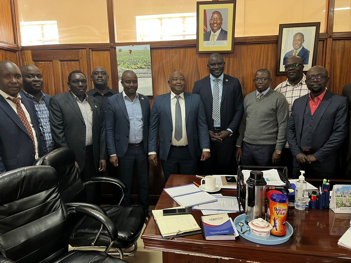 BrianMulama_'s tweet photo. I officially take over the Mobility and Works docket at the Nairobi City County. I humbly thank my predecessor,  Mr. Patrick Mbogo for the great work he has so far accomplished. To my boss, H. E Governor @SakajaJohnson, we won't let you down. Lazima iWork! https://t.co/gTq5Vps6qe