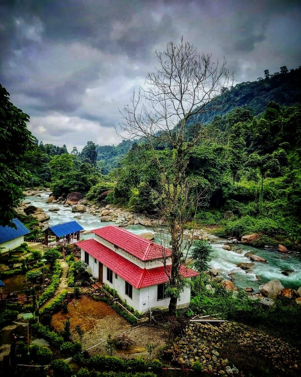 VacayNest's tweet photo. #traveloffbeat #mountainlife #hill #travelremotely #nature #vacaymode #traveltheworld #naturephotography #discoverindia #explorelocal #hill #RemoteDestinations #TravelIndia #rockeyisland https://t.co/Rw5t8DhuAX