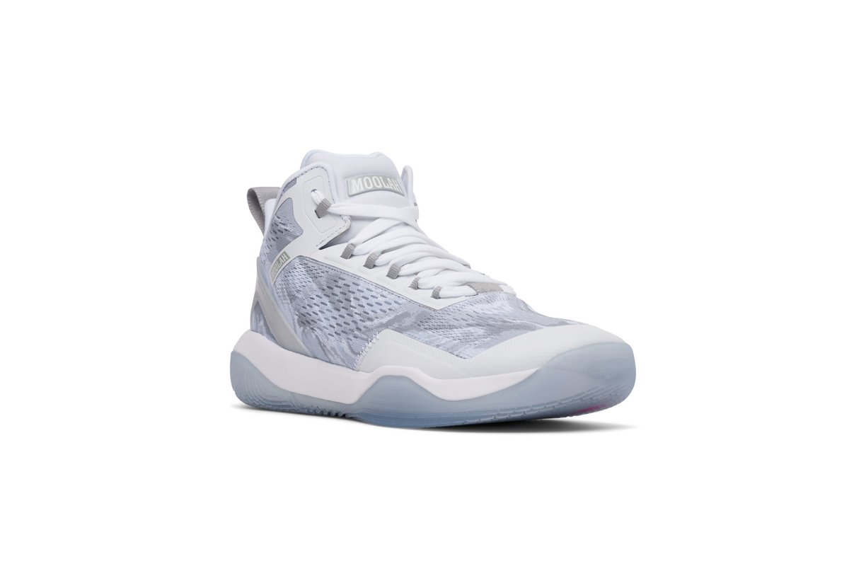 hoopsrealist's tweet photo. @moolahkicks with some new 🔥 for the summer 👀. Set to drop online (https://t.co/kjtRrOjeZ2) and in-store and online @DICKS. July 20th. #MoolahKicks #WomensHoops https://t.co/0V22a5Lrsk