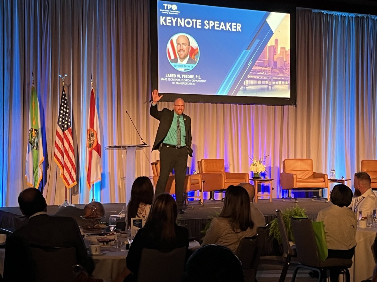 miamidadetpo's tweet photo. Honorable Kionne L. McGhee, Miami-Dade TPO Board Member, introducing Keynote Speaker Florida Department of Transportation State Secretary, Jared W. Perdue, P.E., during the TPO’s Industry Forum Breakfast. #MiamiDadeTPO #SMARTProgram https://t.co/N33IUYIyjG