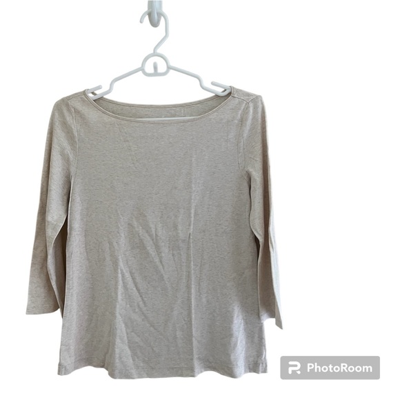 whatishaps1's tweet photo. So good I had to share! Check out all the items I'm loving on @Poshmarkapp #poshmark #fashion #style #shopmycloset #bananarepublic #croftbarrow #cece: https://t.co/LIIIuw0Luc https://t.co/1ICeIua4dO