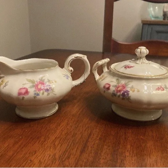 So good I had to share! Check out all the items I'm loving on <a href="/Poshmarkapp/">Poshmark</a> from <a href="/HomestuffN/">StuffNSuch</a> #poshmark #fashion #style #shopmycloset #squishmallows #luminijewelry #kakrautheim: posh.mk/TwKtagVEvBb