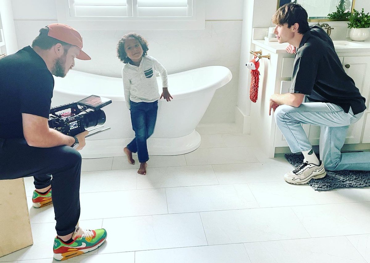 Olivia_Ann_Lott's tweet photo. Lil brother Johnnys 1st video shoot @norwex #johnnylott @CampbellModels @KMRtalent #commercial #childactor #childmodel #4yrsold #BTS https://t.co/v7TD3MY9wm
