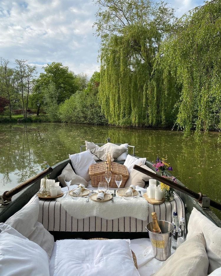 dazzlinghavens's tweet photo. Perfect date idea 💫 https://t.co/IMZtydHUw0