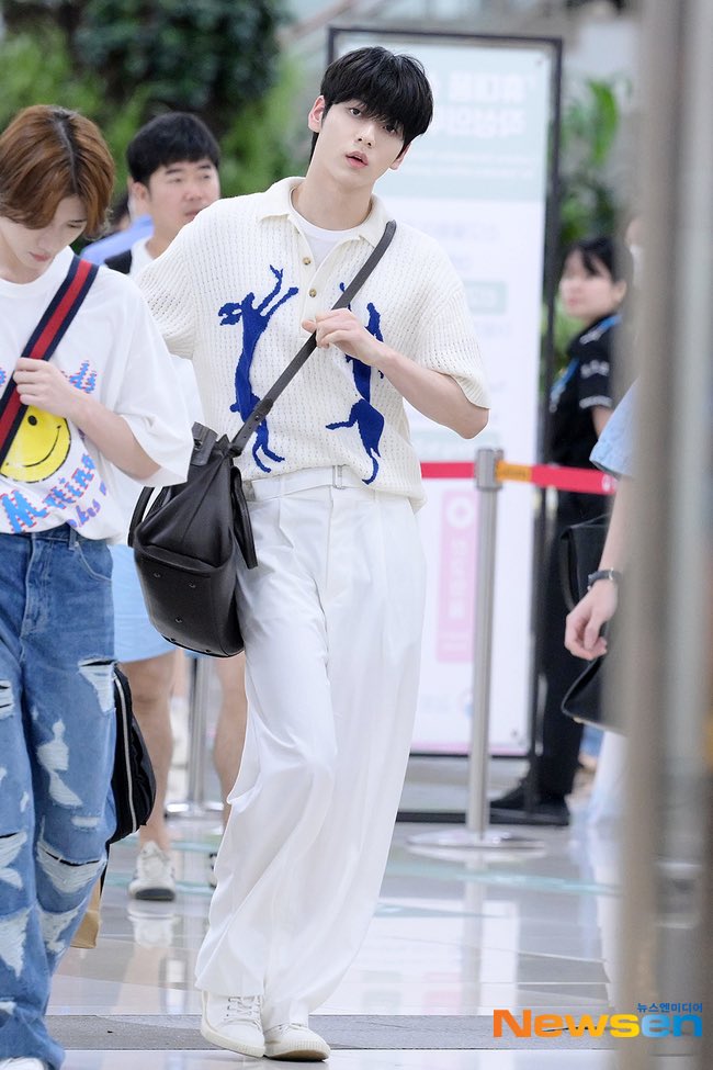 230717 #투모로우바이투게더 입국 기사사진 모음