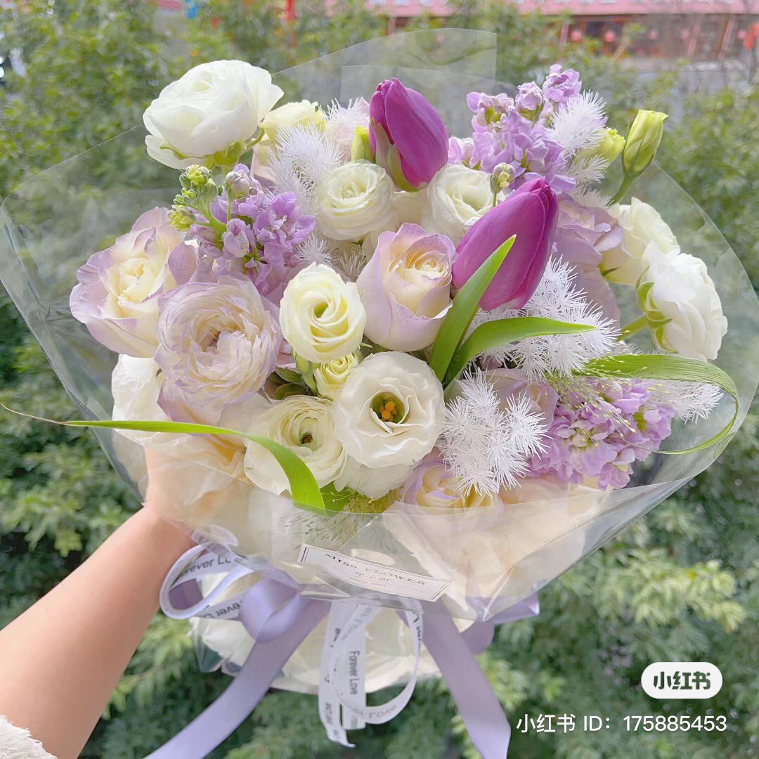 piinkibun's tweet photo. pretty bouquets https://t.co/7xXRO2FO6c