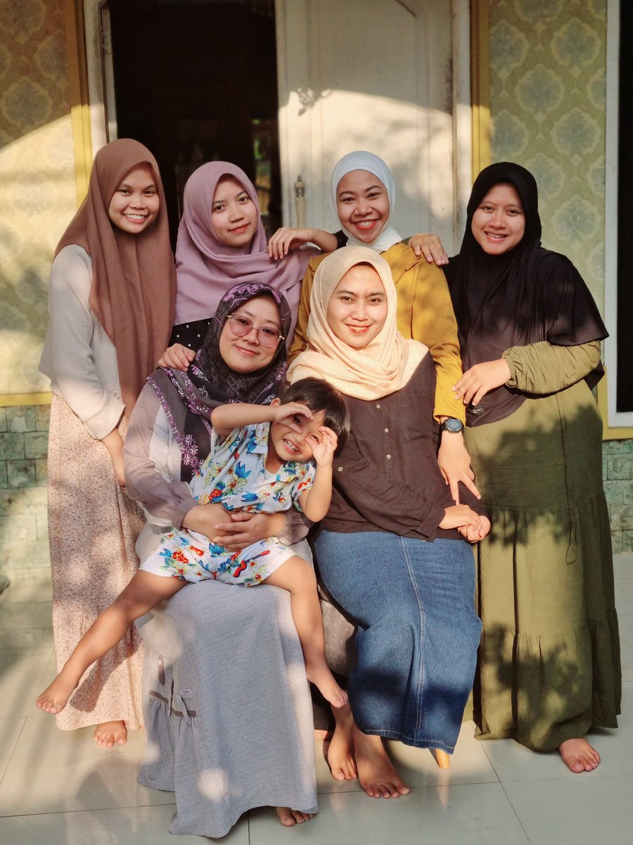 farindaurfah's tweet photo. Didepan rumah Avin :)) https://t.co/ih7CPBn63m