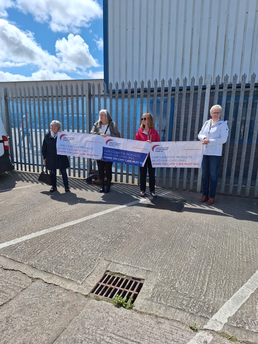 Managed to avoid the showers to attend the #CapeMustPay protest today <a href="/altrad_services/">Altrad UK, Ireland & Nordics</a> and urge you to do the right thing and donate £10m to #mesotheliona research now <a href="/ALPAsbestos/">Asbestos Law</a> <a href="/AsbestosForum/">Asbestos Victims Support Group Forum UK</a> <a href="/AsbestosGMAVSG/">GMAVSG Asbestos</a> <a href="/MerseysideAVSG/">MAVS</a> <a href="/CheshireAVSG/">Cheshireasbestosvsg</a> <a href="/helennw29/">Helen Wilson</a>