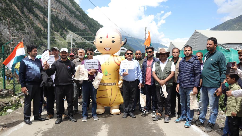 dcganderbal's tweet photo. In order to eliminate the use of plastic products and ensure plastic free #ShriAmarnathjiYatra2023, RDD in collaboration with other sanitation agencies today conducted awareness rally at Base Camp Baltal.
@diprjk 
@Shyambir_IAS 
@ShriSasb 
@ddnewsSrinagar https://t.co/9deethYj66