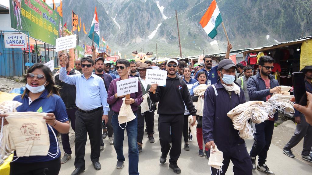 dcganderbal's tweet photo. In order to eliminate the use of plastic products and ensure plastic free #ShriAmarnathjiYatra2023, RDD in collaboration with other sanitation agencies today conducted awareness rally at Base Camp Baltal.
@diprjk 
@Shyambir_IAS 
@ShriSasb 
@ddnewsSrinagar https://t.co/9deethYj66