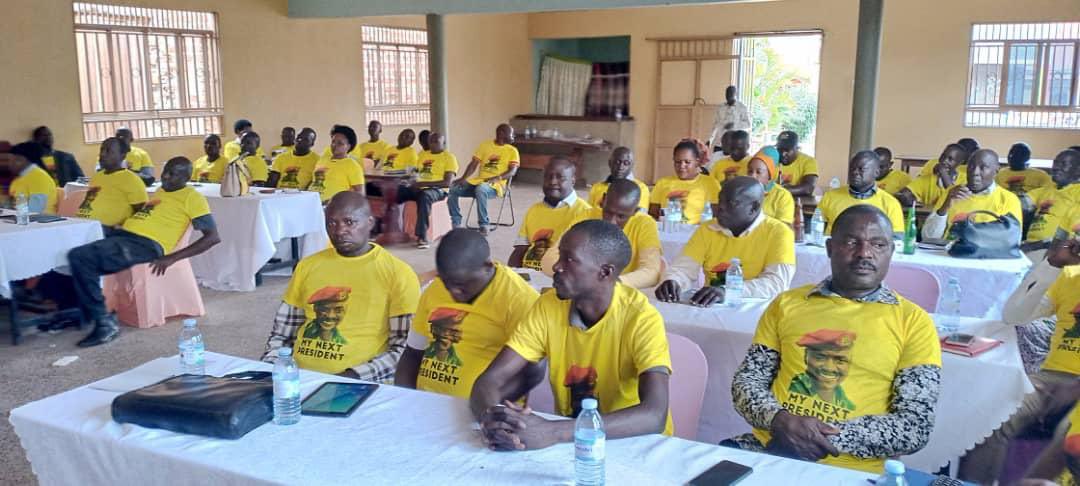 NayebaleDavid's tweet photo. If you don't support MK Movement and it's Chairman Gen.@mkainerugaba for Presidency.
Better close your Big mouth because all your friends and relatives support him.
#MKforPresident ✓ https://t.co/QLd3dC0Qfd
