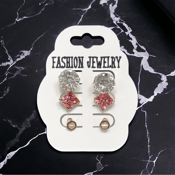 curvyconsign's tweet photo. So good I had to share! Check out all the items I'm loving on @Poshmarkapp from @ERRsmom #poshmark #fashion #style #shopmycloset #fashionjewelry #ralphlauren #jjill: https://t.co/jJr6wvdFhz https://t.co/tzABYXCRCF