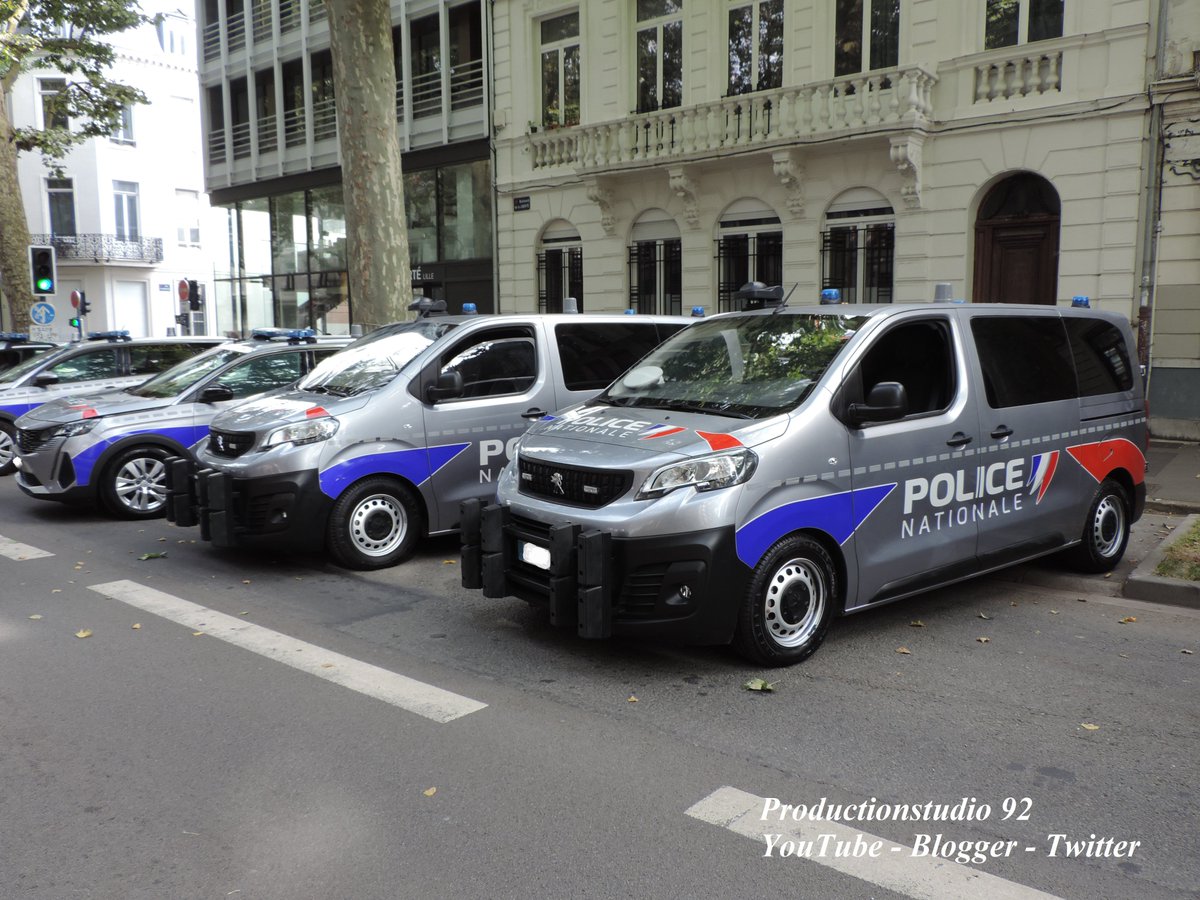Productionstud4's tweet image. [📷🖊️ Nouvel article sur mon Blog]
Les photos des véhicules ayant participé au défilé du #14juillet2023 à Lille via cet article sur mon blog: productionstudio92.blogspot.com/2023/07/defile…