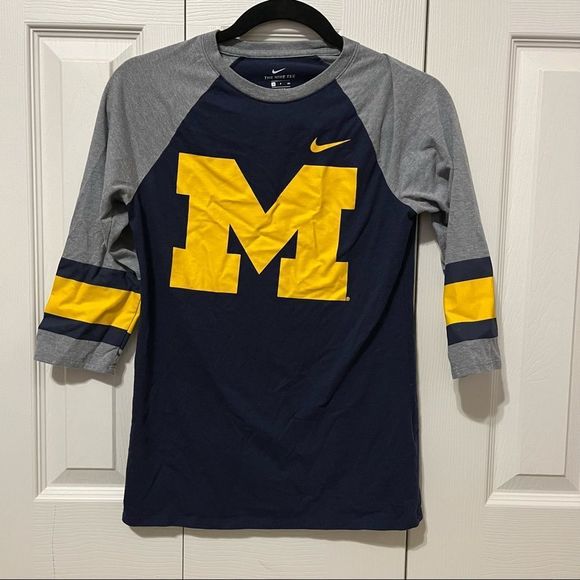 cpointer88's tweet photo. So good I had to share! Check out all the items I'm loving on @Poshmarkapp #poshmark #fashion #style #shopmycloset #lululemonathletica #nike: https://t.co/nV9bs7tgtT https://t.co/LCTnzeRQoO