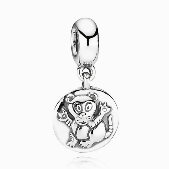 brookswebstore1's tweet photo. So good I had to share! Check out all the items I'm loving on @Poshmarkapp #poshmark #fashion #style #shopmycloset #misterlorens #pandora: https://t.co/pxZBYF2NxE https://t.co/umXFKWGNHN