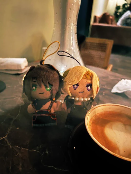 ピーナッツバターとミルクティーとなんかとなんかのフレーバー嗅がせてる #ぬいレヴィ