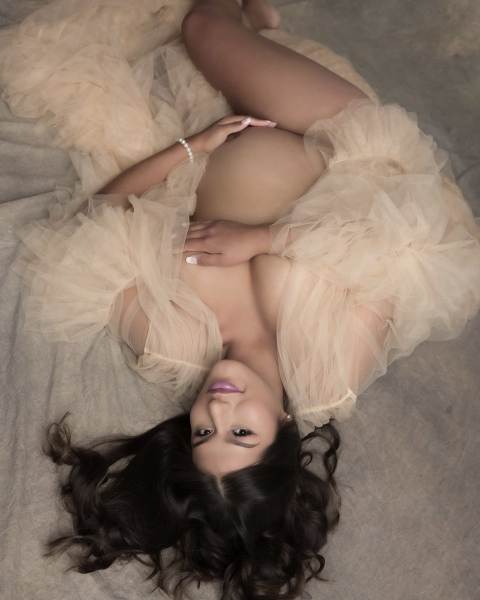TemeculaPhoto's tweet photo. There’s nothing in the world more beautiful than the miracle of a baby and the gift of motherhood

 #temeculaphotographer #temeculamaternityphotographer #maternityphotography #pregnancy https://t.co/I6xTuqNEkw