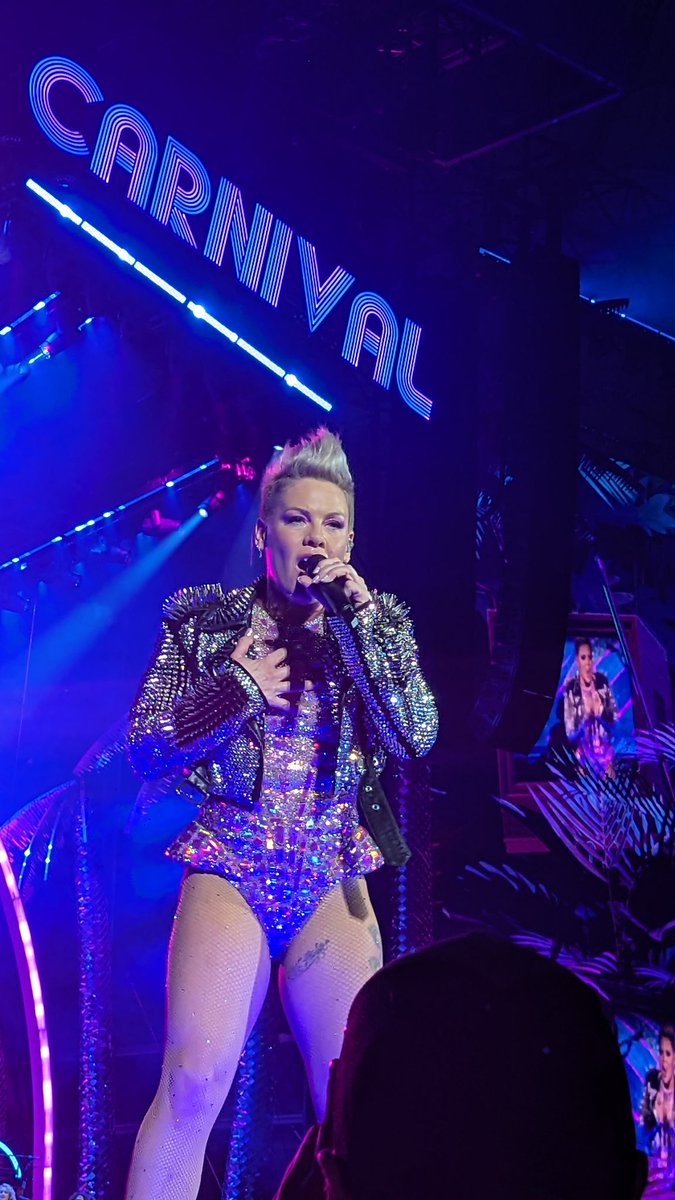 Lu_cia8's tweet photo. De España a Varsovia para realizar un gran sueño. Gracias @Pink Gracias por tu energía! https://t.co/j2fo6mmjjj