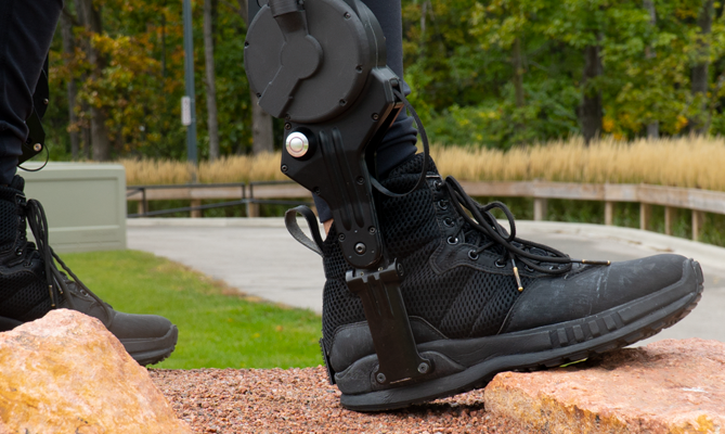 CommsEng's tweet photo. A featured article in @commseng from Medrano and co-workers describes an interesting approach to quantitatively assess the value of lower limb exoskeletons, by asking users to bid in an auction scenario for their continued use.  Read more here: https://t.co/frIeAfq15y https://t.co/9nwkfuGtsh